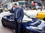 Elon Musk i samochód Tesla Roadster